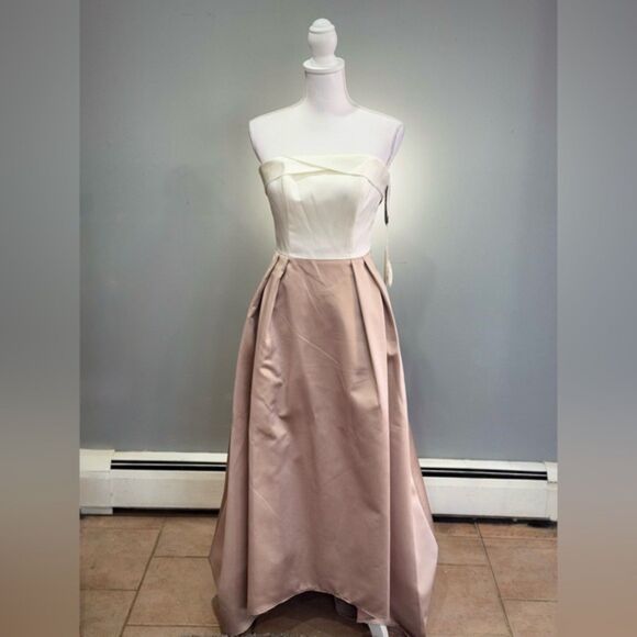 CLEARANCE! Ivory Gather & Gown Long Gown 2 NWT - Picture 1 of 6